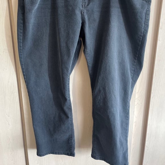 Kenneth Cole Men's Jeans Size 36x30 Gray Straight Denim Flat Front (38" Waist) - Picture 2 of 9